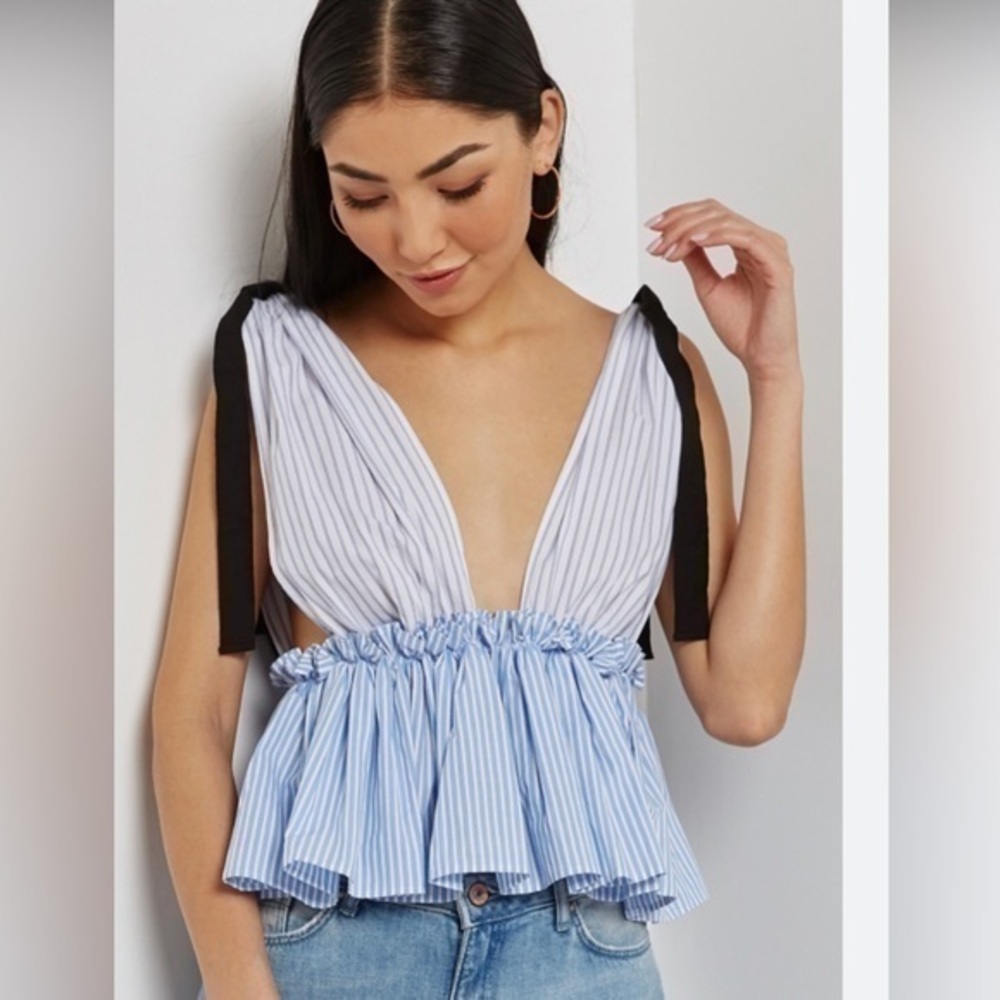 Elodie blue and white striped deep plunge crop top halter top size small
